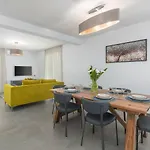 Atemberaubende Steinvila Mit Privatem Salzwasserpool Mit Bekannter Taverne Ums Eck בית נופש