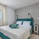 Atemberaubende Steinvila Mit Privatem Salzwasserpool Mit Bekannter Taverne Ums Eck 度假居 *