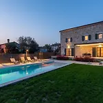 בית נופש Atemberaubende Steinvila Mit Privatem Salzwasserpool Mit Bekannter Taverne Ums Eck פורץ