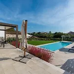 Atemberaubende Steinvila Mit Privatem Salzwasserpool Mit Bekannter Taverne Ums Eck 度假居 *