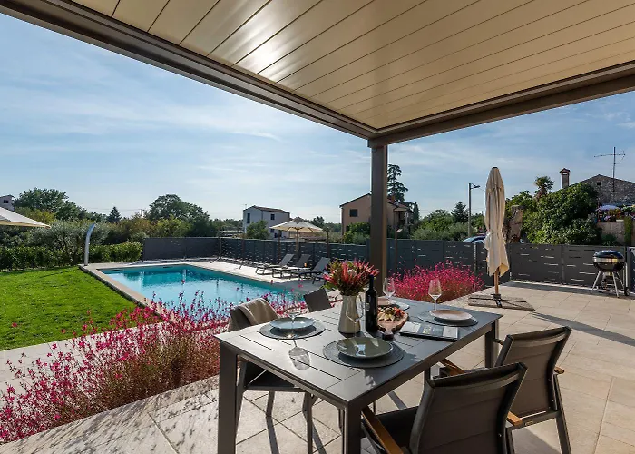 Ferienhaus Atemberaubende Steinvila Mit Privatem Salzwasserpool Mit Bekannter Taverne Ums Eck *