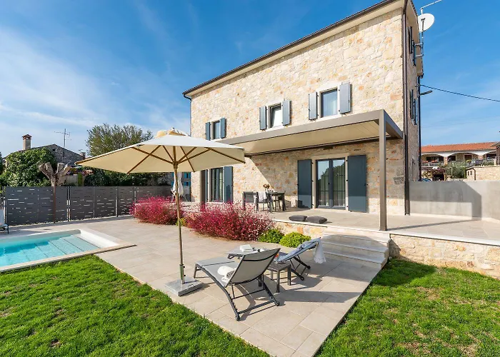 Atemberaubende Steinvila Mit Privatem Salzwasserpool Mit Bekannter Taverne Ums Eck Ferienhaus Poreč