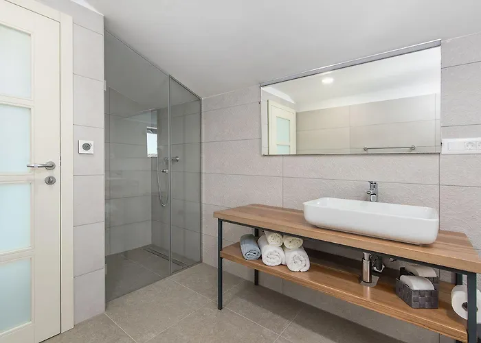 Atemberaubende Steinvila Mit Privatem Salzwasserpool Mit Bekannter Taverne Ums Eck *