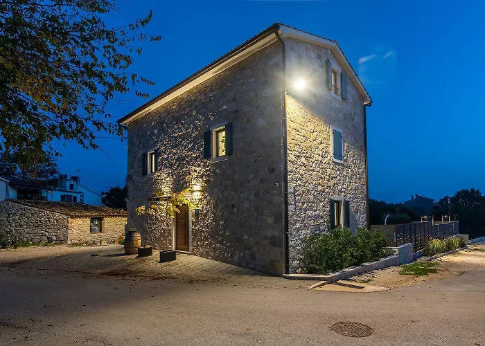 Atemberaubende Steinvila Mit Privatem Salzwasserpool Mit Bekannter Taverne Ums Eck *