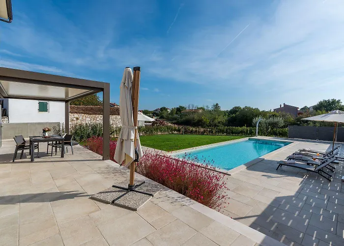 Atemberaubende Steinvila Mit Privatem Salzwasserpool Mit Bekannter Taverne Ums Eck Ferienhaus *